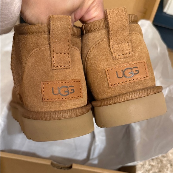 NEW UGG Classic Ultra Mini ❗️mixed size pair❗️ - Picture 6 of 8